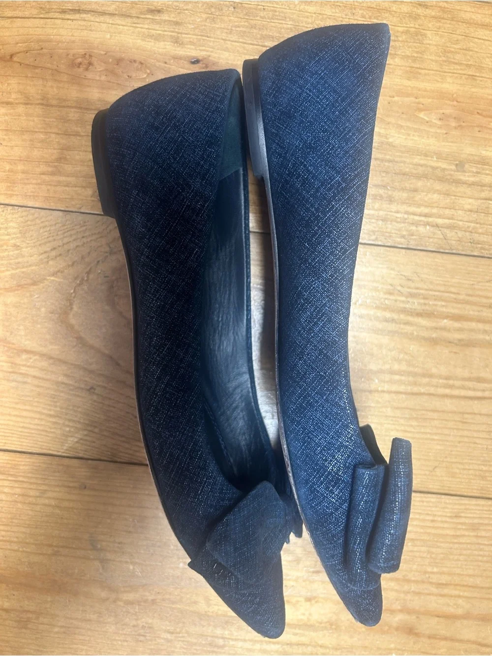 TORY BURCH  ROSALIND Navy denim printed suede ballet flats. Size 8.5M EUC